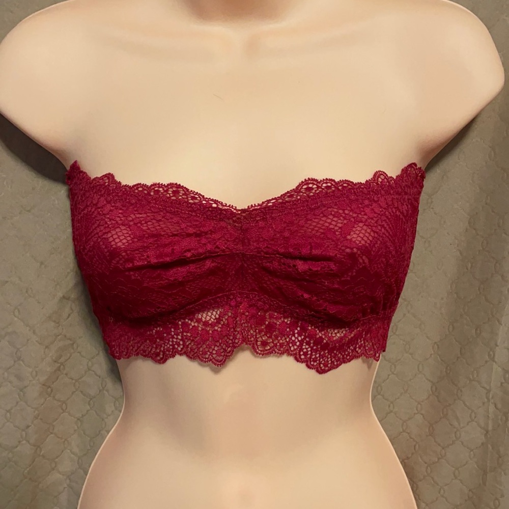 Free people, Lacey looks bra, Red, NWT, Size Small.
